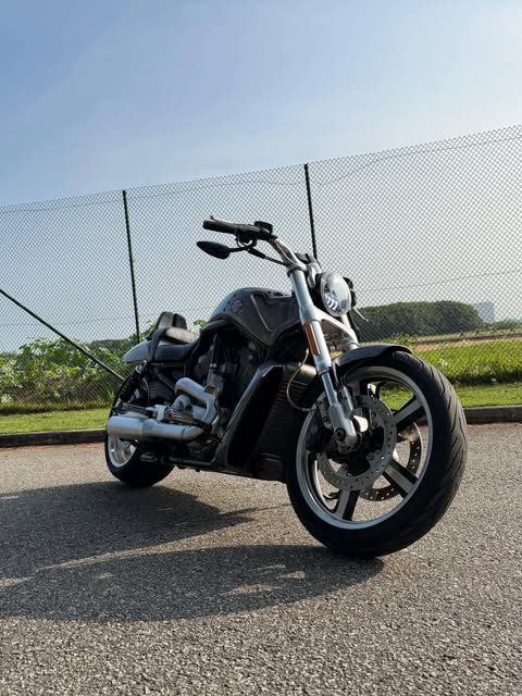 HARLEY-DAVIDSON V-ROD - Imagem 1