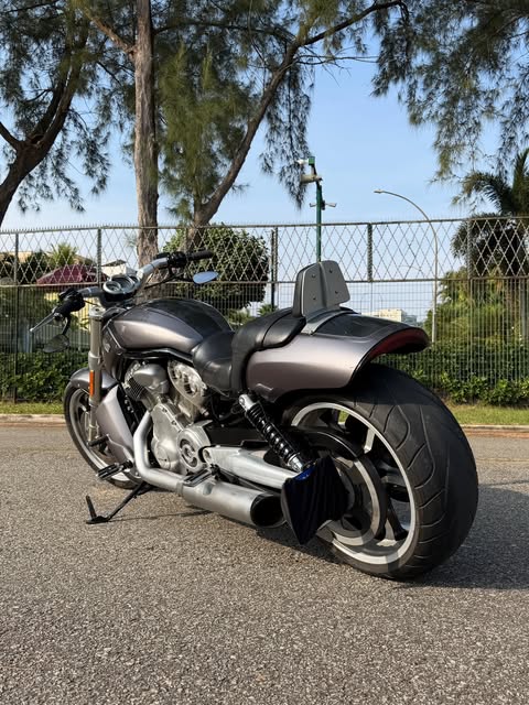 HARLEY-DAVIDSON V-ROD - Imagem 4
