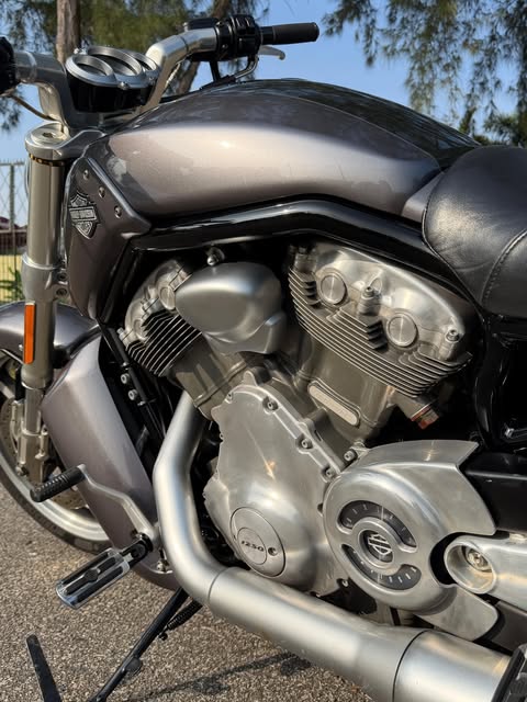 HARLEY-DAVIDSON V-ROD - Imagem 8