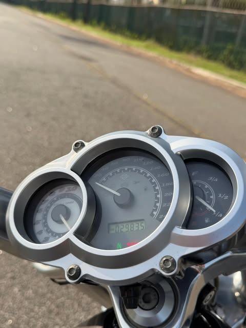HARLEY-DAVIDSON V-ROD - Imagem 10