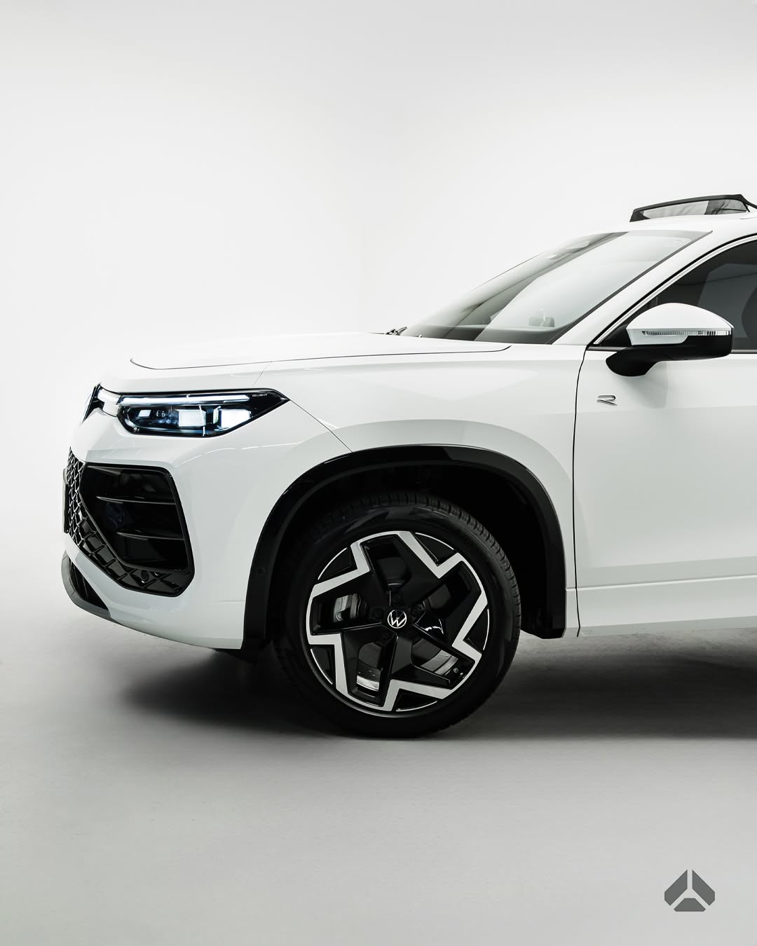 VOLKSWAGEN TIGUAN R-LINE - Imagem 9