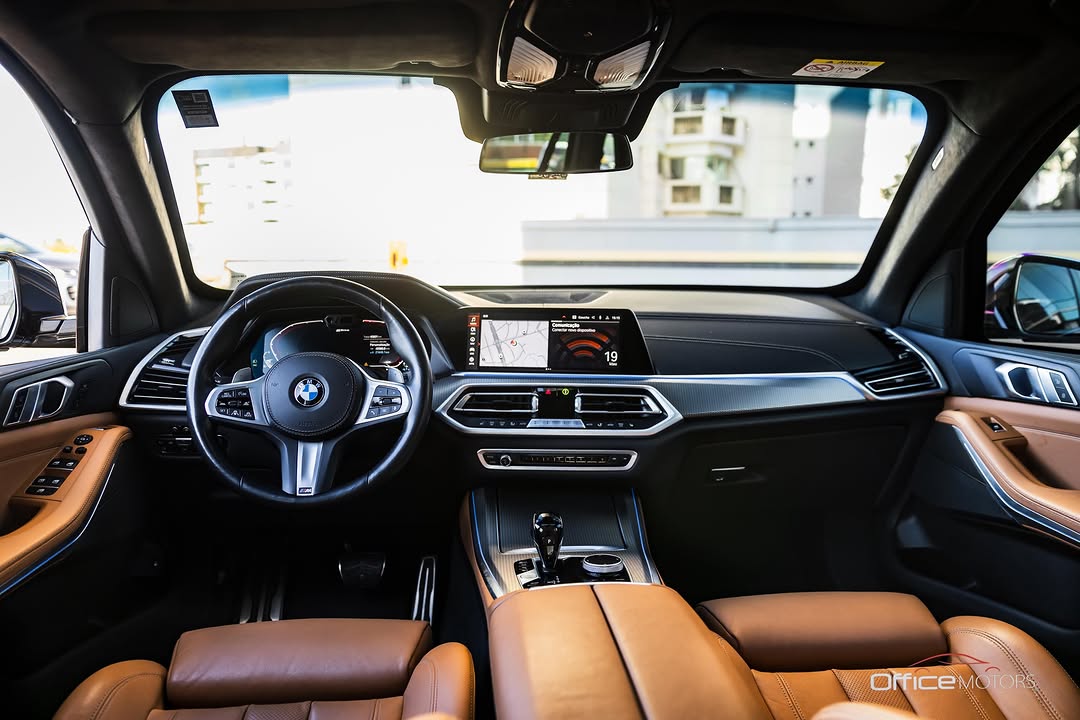BMW X5 XDRIVE 45E M SPORT - Imagem 8