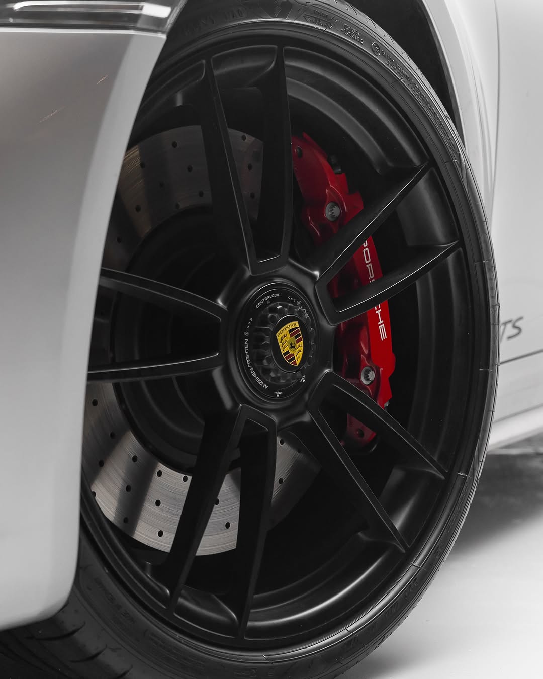 PORSCHE 911 TARGA 4 GTS - Imagem 6