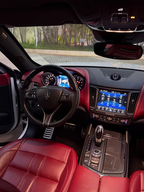 MASERATI LEVANTE S - Imagem 7