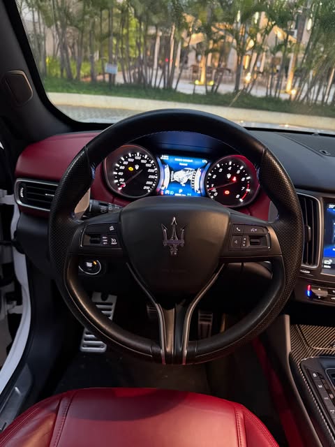 MASERATI LEVANTE S - Imagem 8
