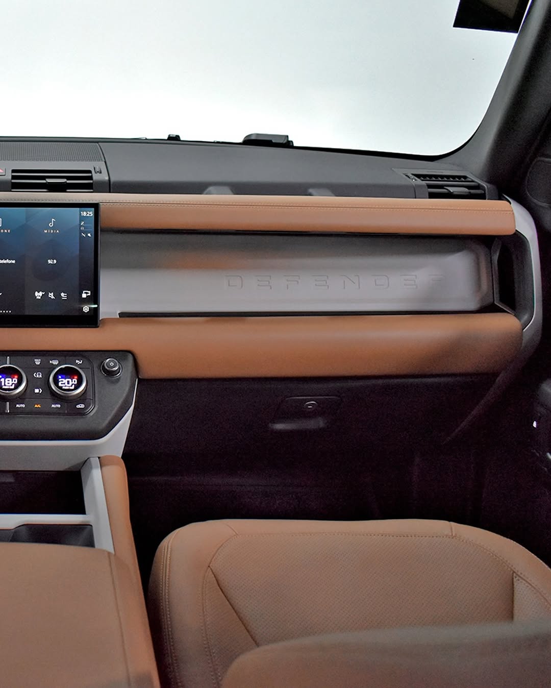 LAND ROVER DEFENDER X-DYNAMIC HSE D350 - Imagem 5