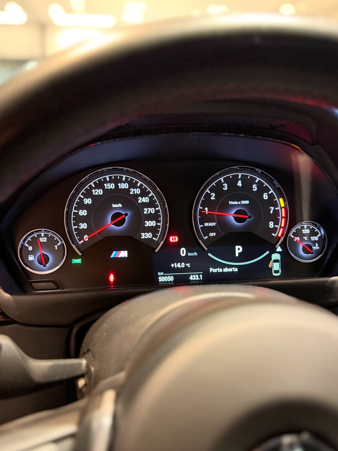 BMW M4 - Imagem 11