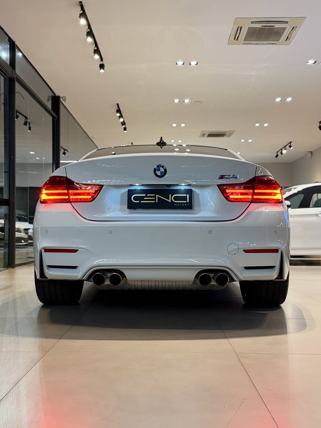 BMW M4 - Imagem 15