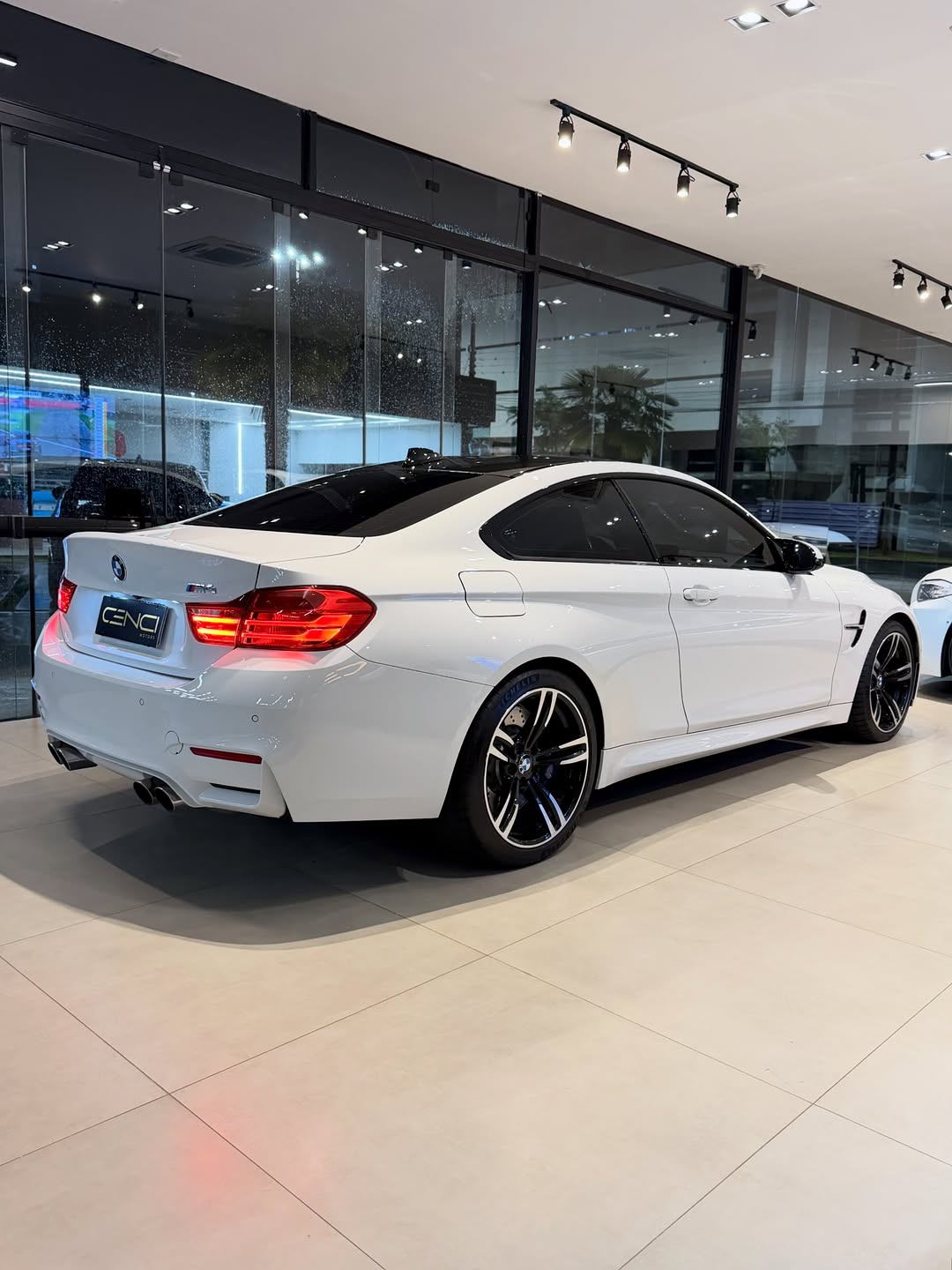 BMW M4 - Imagem 4