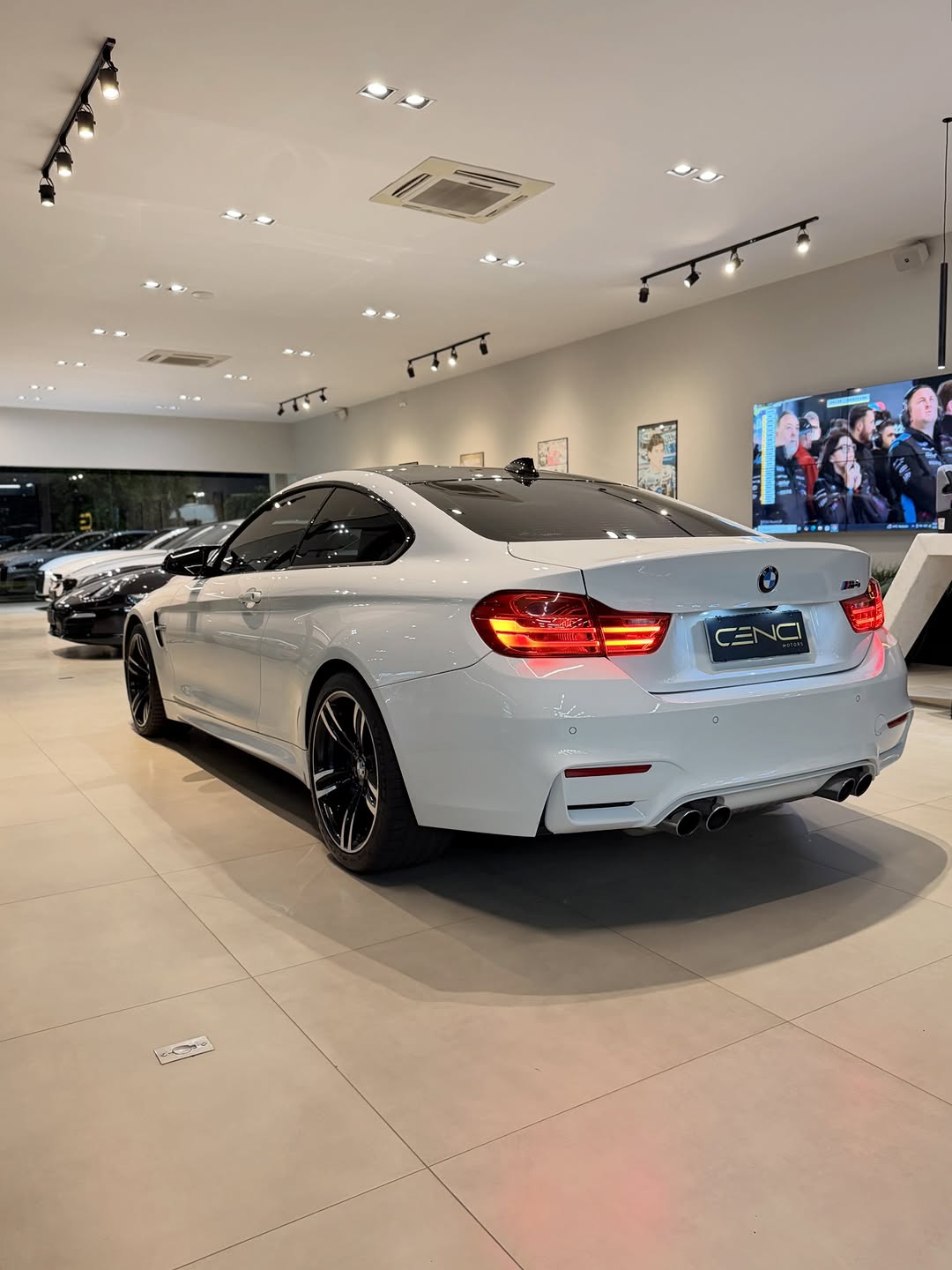 BMW M4 - Imagem 6