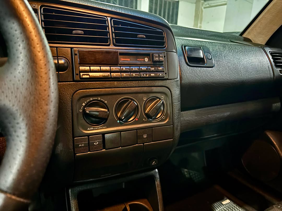 VOLKSWAGEN GOLF GTI - Imagem 6