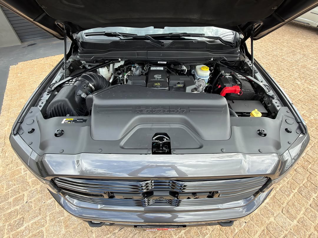 RAM 3500 NIGHT EDITION - Imagem 13