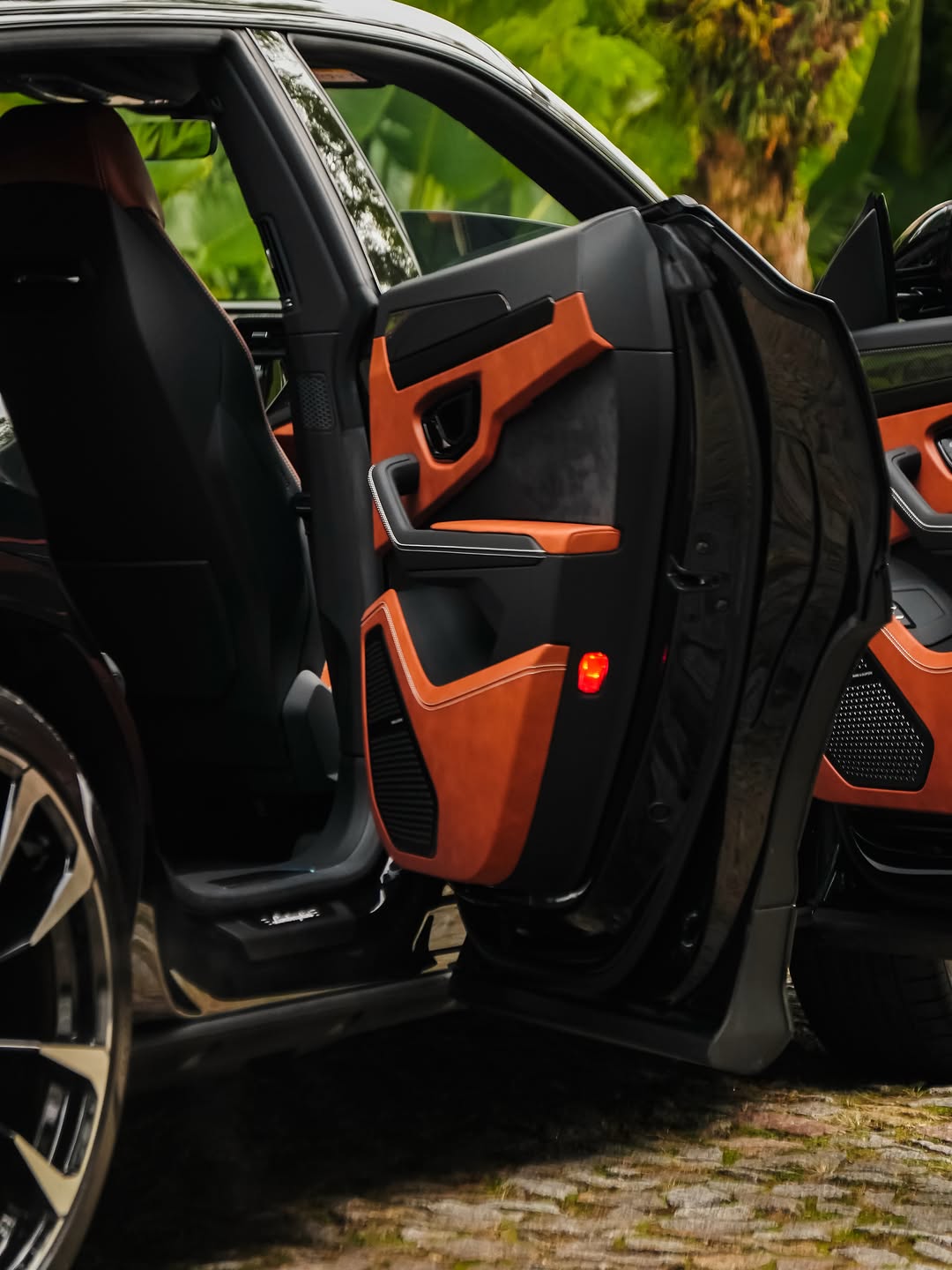 LAMBORGHINI URUS S - Imagem 13