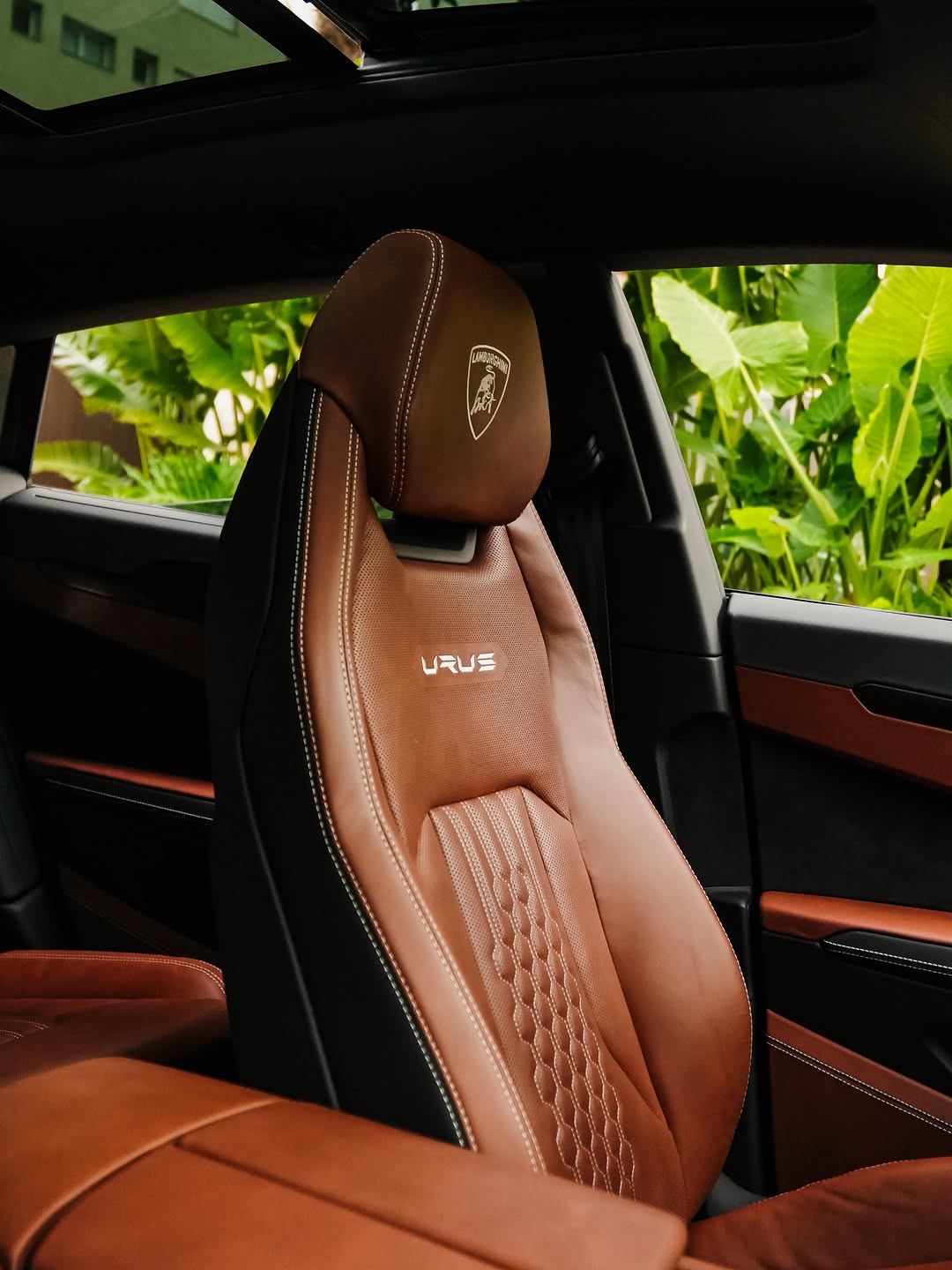 LAMBORGHINI URUS S - Imagem 15