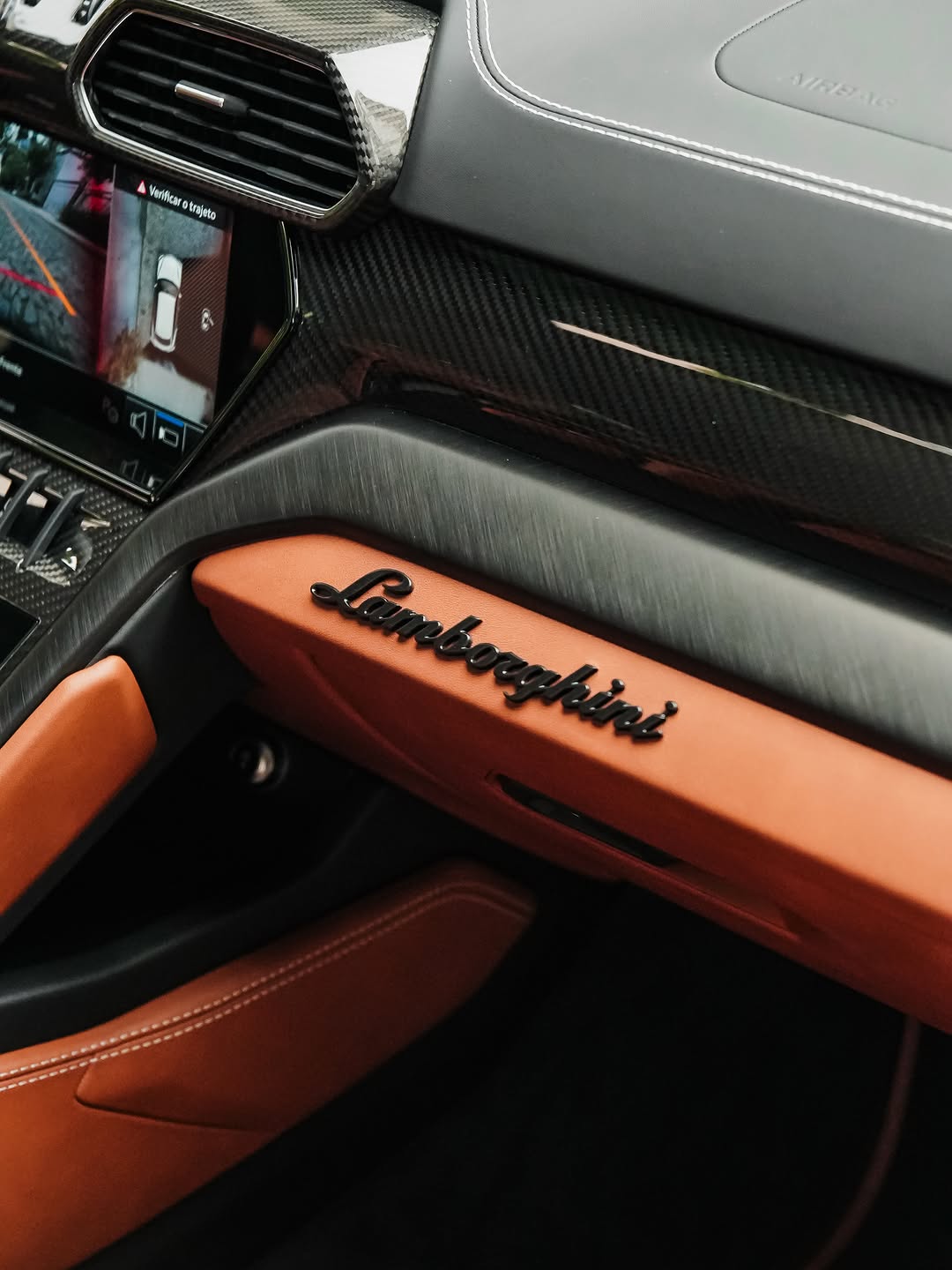 LAMBORGHINI URUS S - Imagem 3