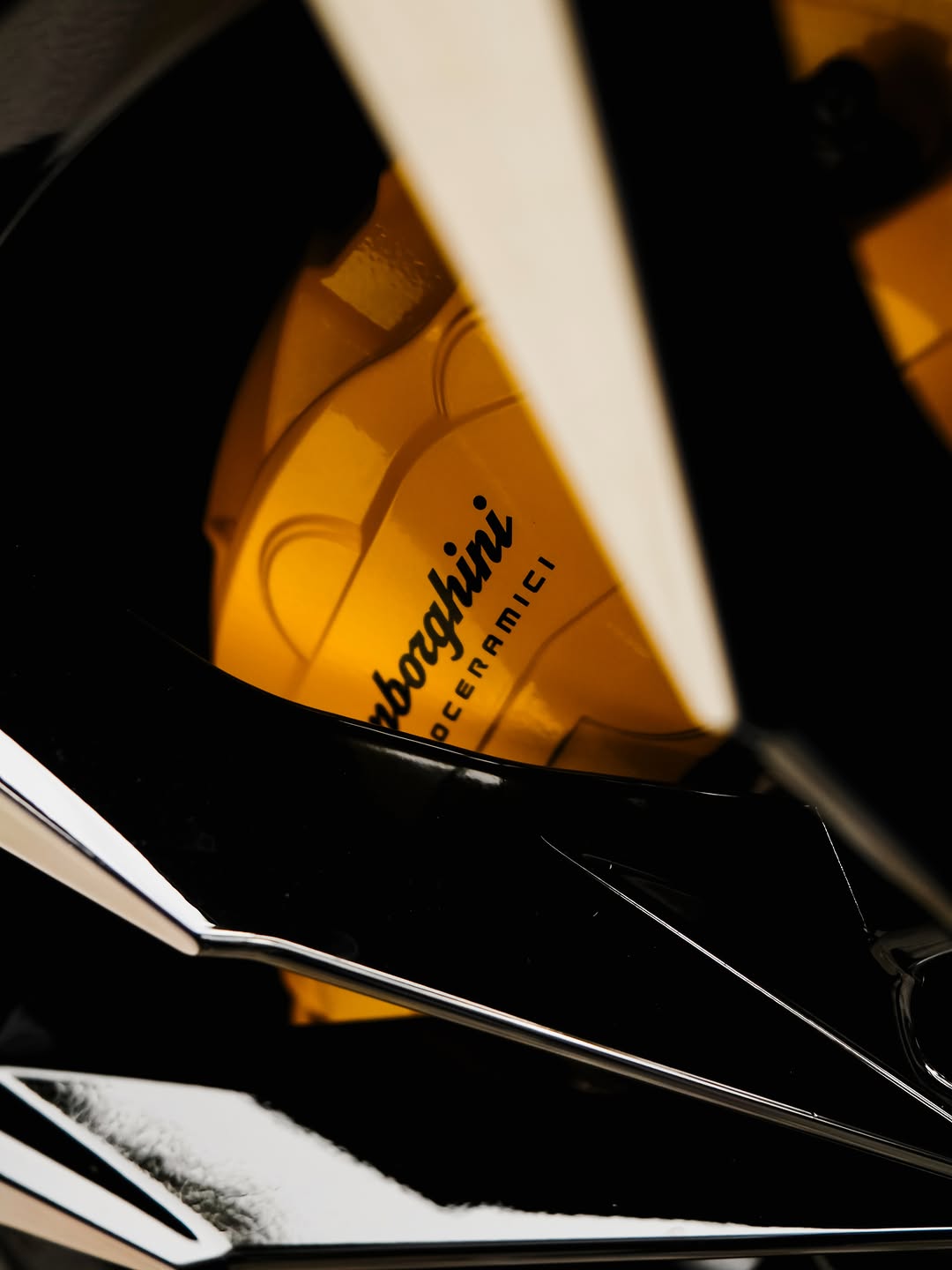LAMBORGHINI URUS S - Imagem 10