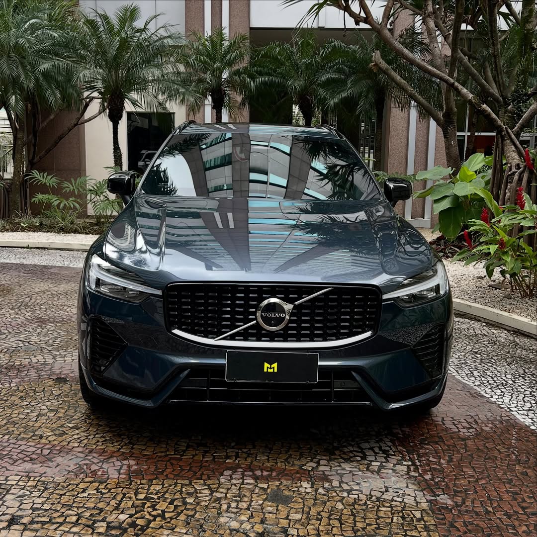 VOLVO XC60 ULTIMATE DARK PHEV AWD - Imagem 2