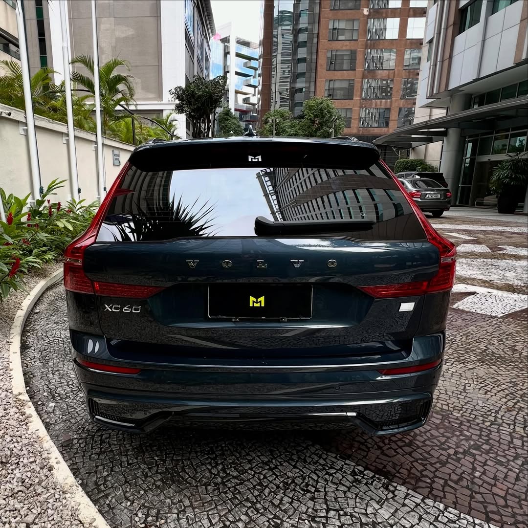 VOLVO XC60 ULTIMATE DARK PHEV AWD - Imagem 6
