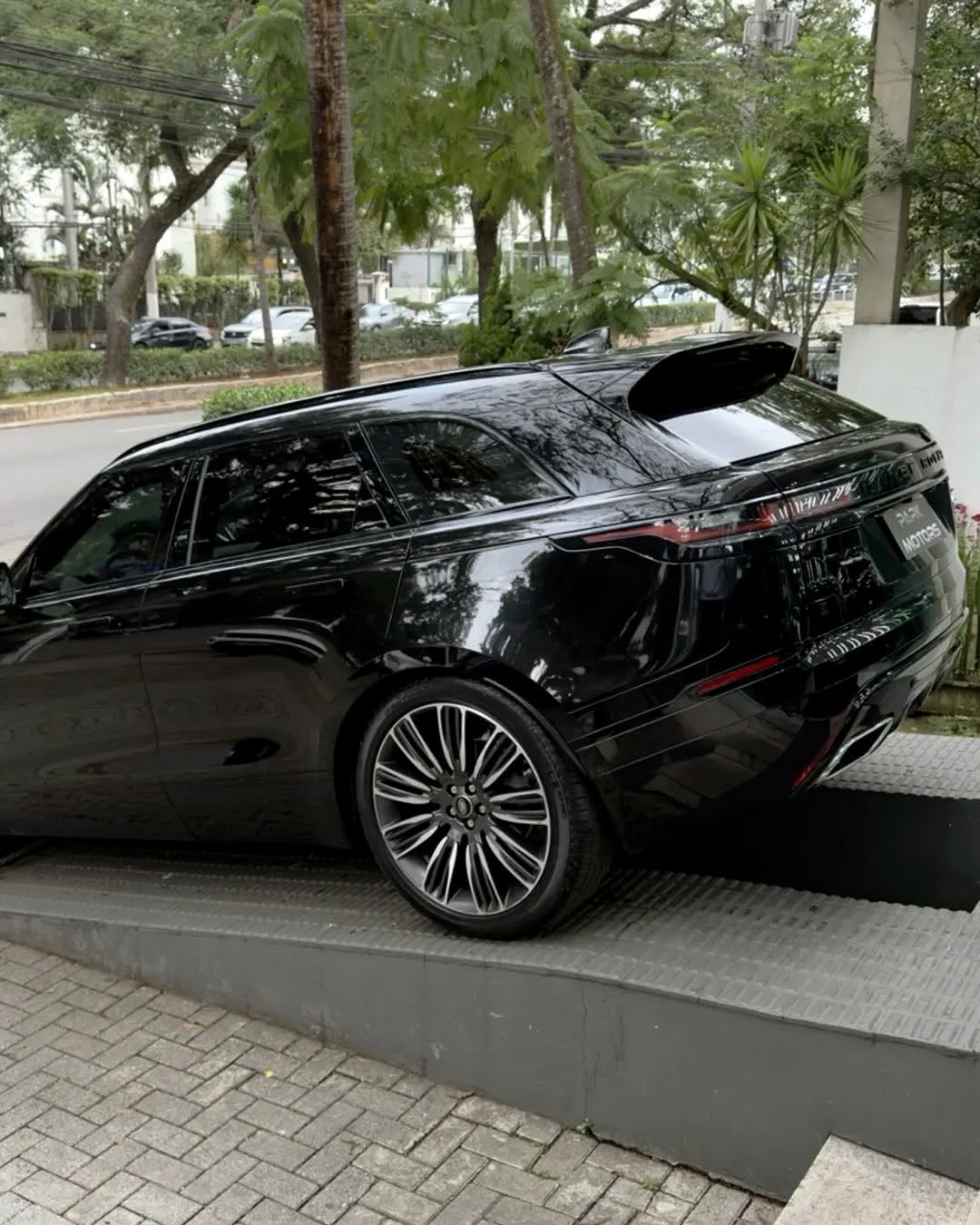 LAND ROVER RANGE ROVER VELAR R-DYNAMIC HSE - Imagem 7