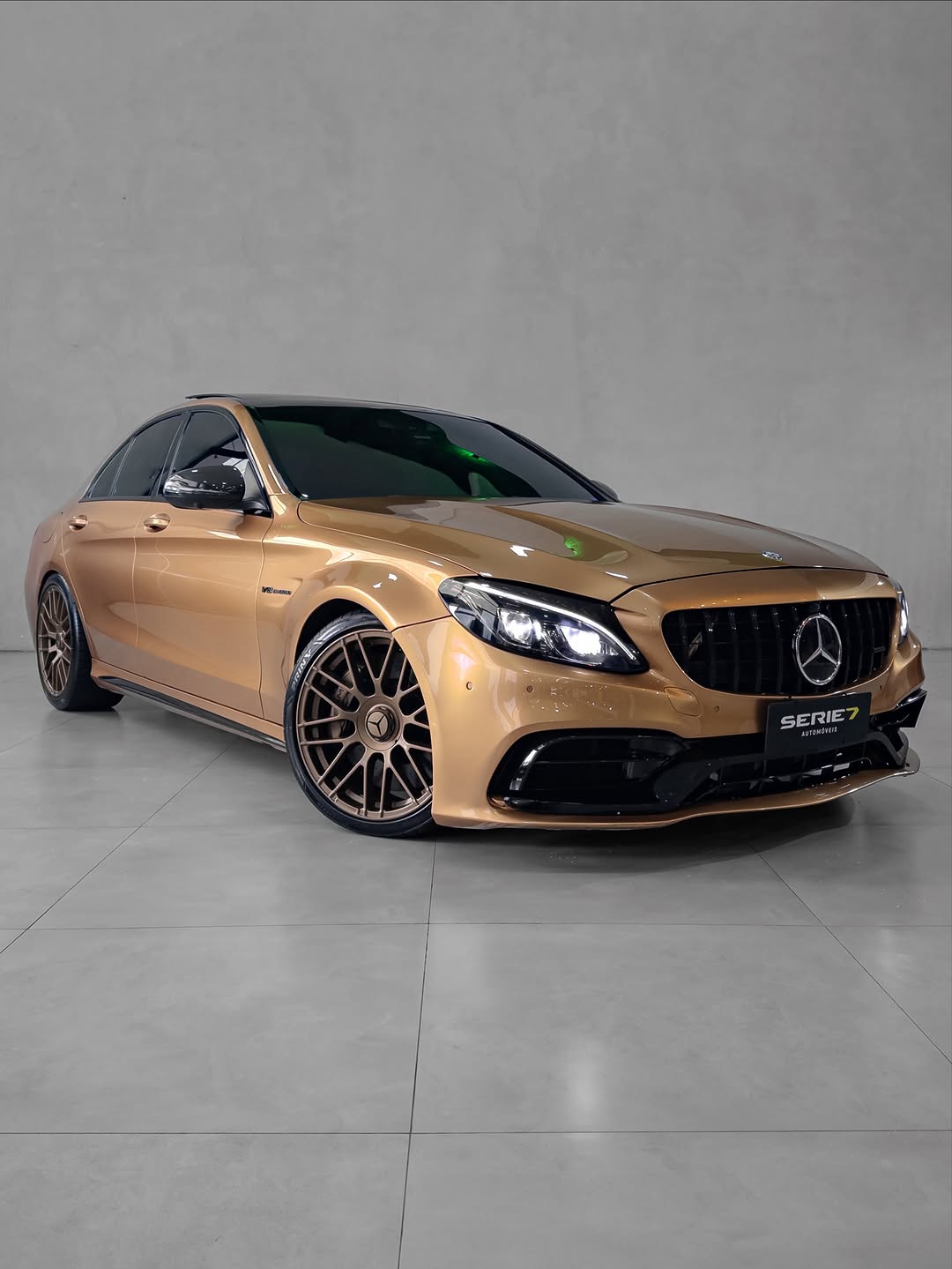 MERCEDES-BENZ C63 AMG - Imagem 1