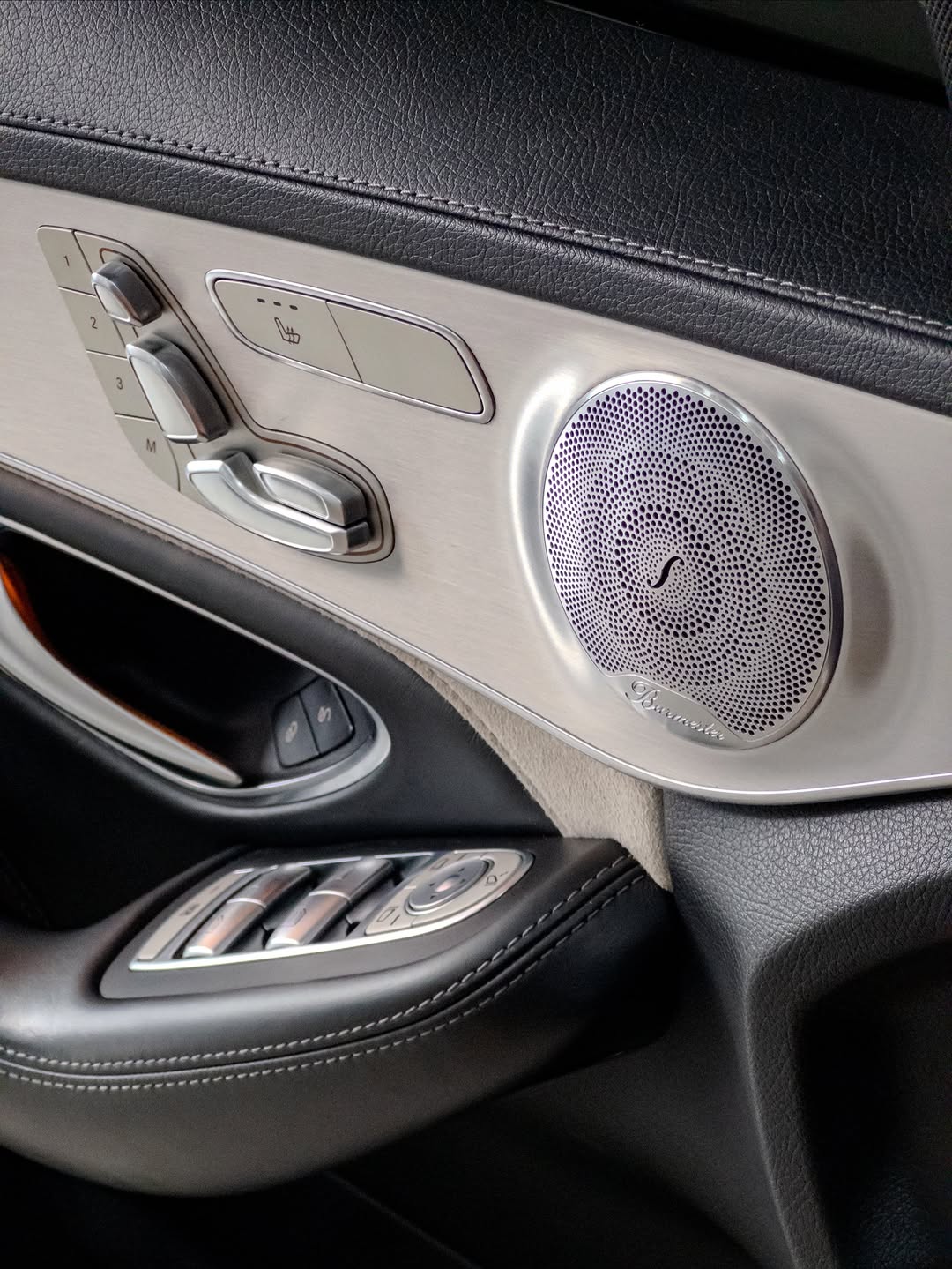 MERCEDES-BENZ C63 AMG - Imagem 14