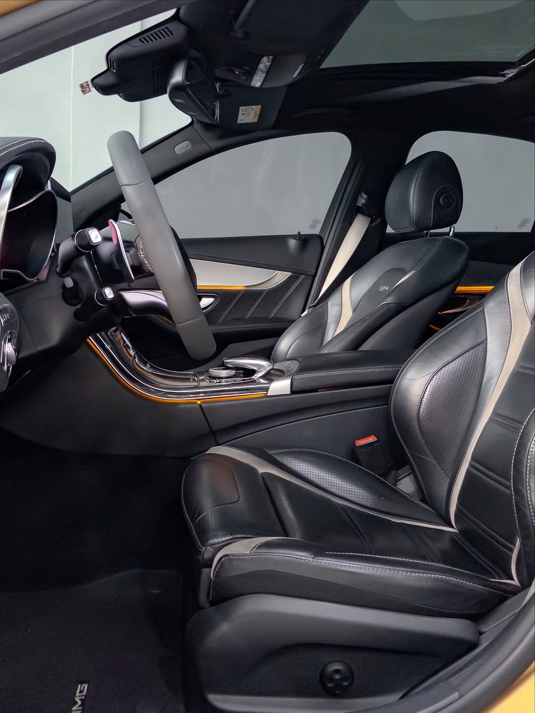 MERCEDES-BENZ C63 AMG - Imagem 7