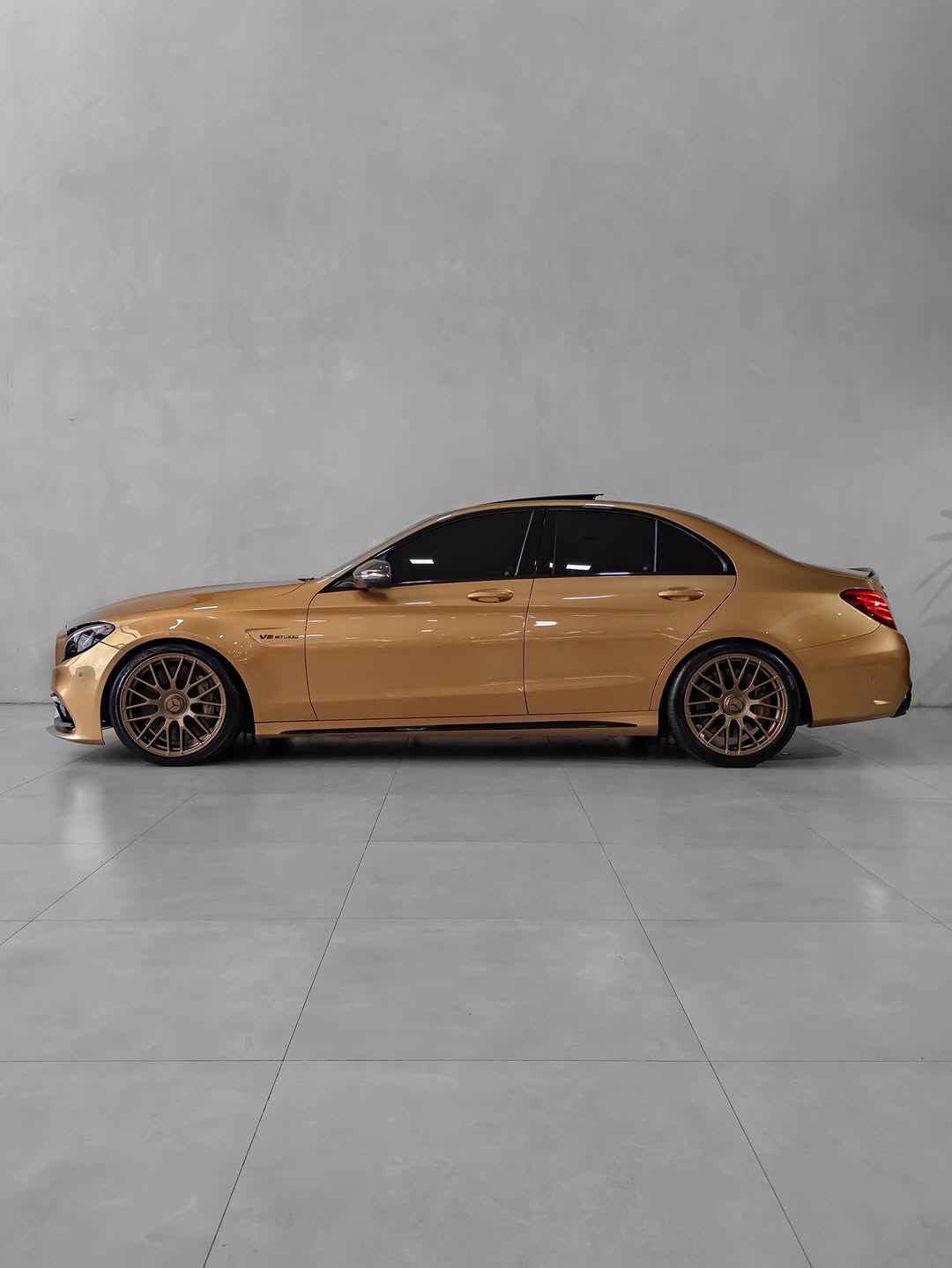 MERCEDES-BENZ C63 AMG - Imagem 10