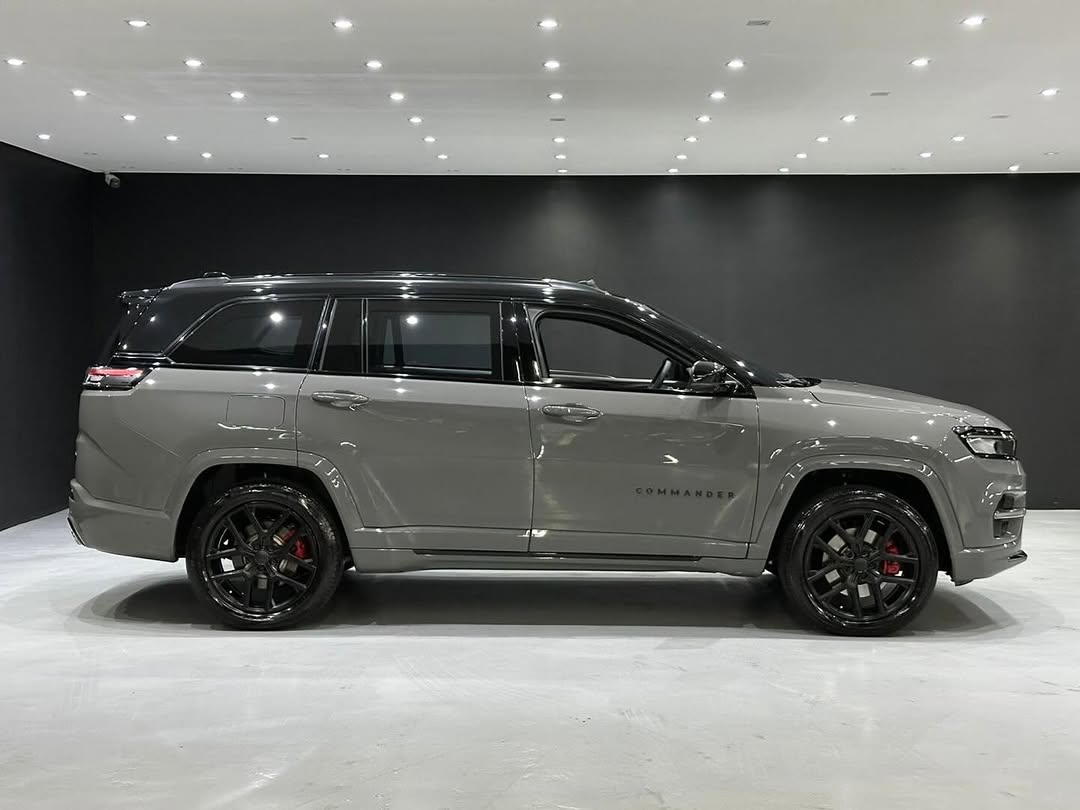JEEP COMMANDER HURRICANE 4 TURBO GASOLINA BLACKHAWK AT9 - Imagem 9