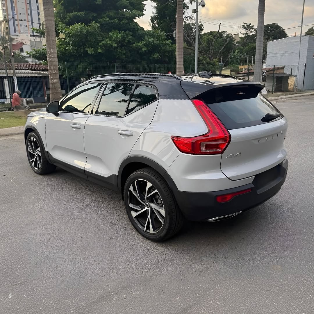 VOLVO XC40 T5 R-DESIGN - Imagem 3