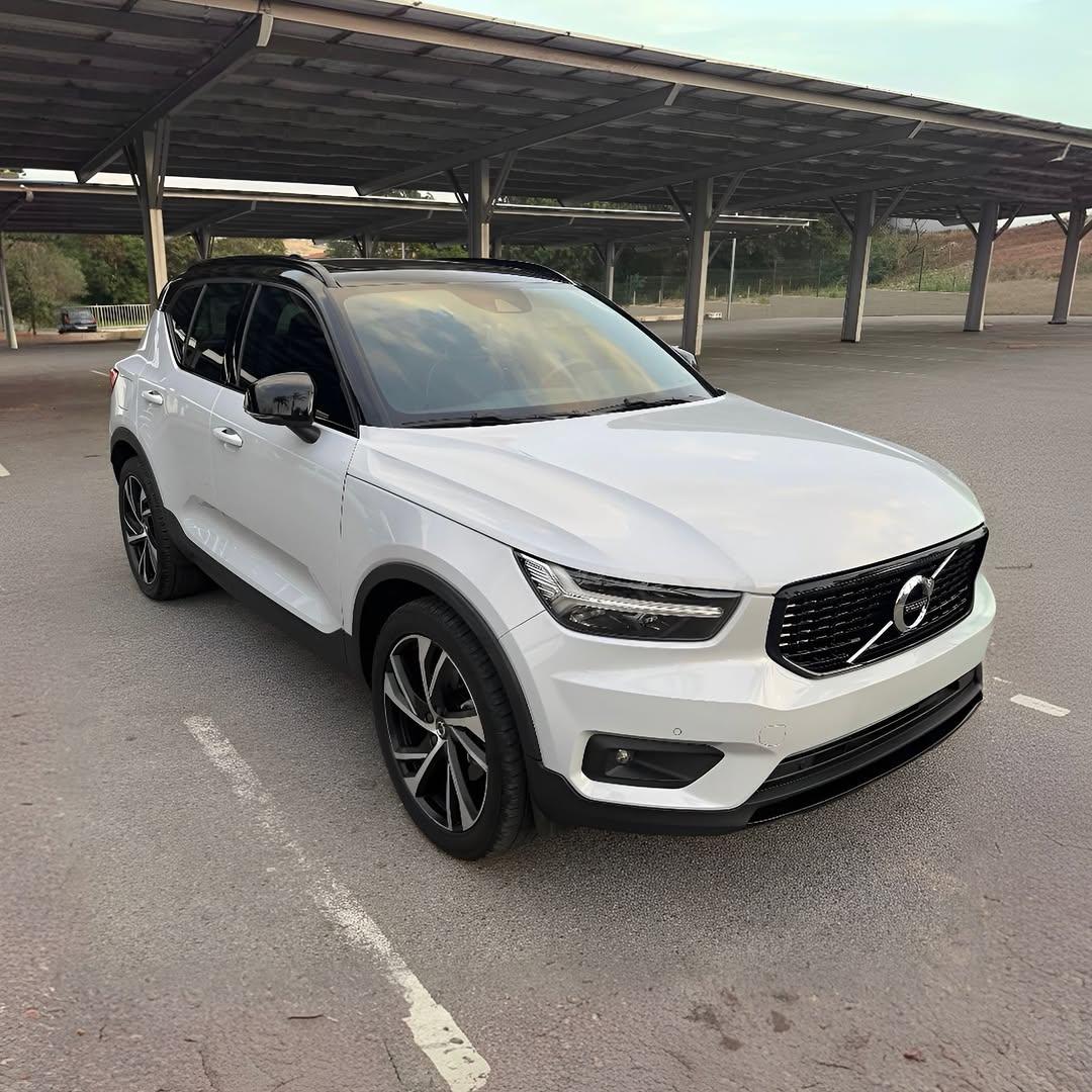 VOLVO XC40 T5 R-DESIGN - Imagem 5