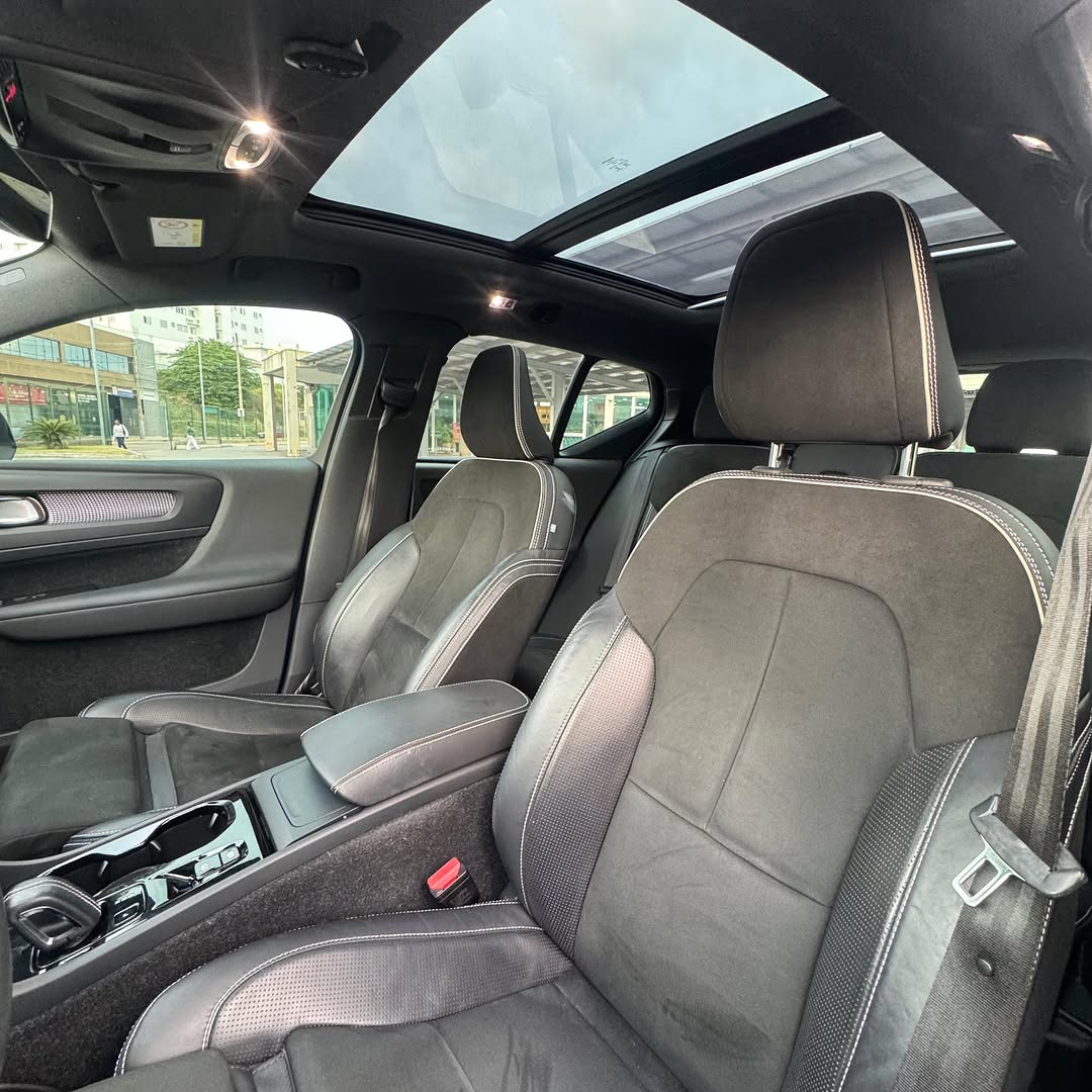 VOLVO XC40 T5 R-DESIGN - Imagem 8