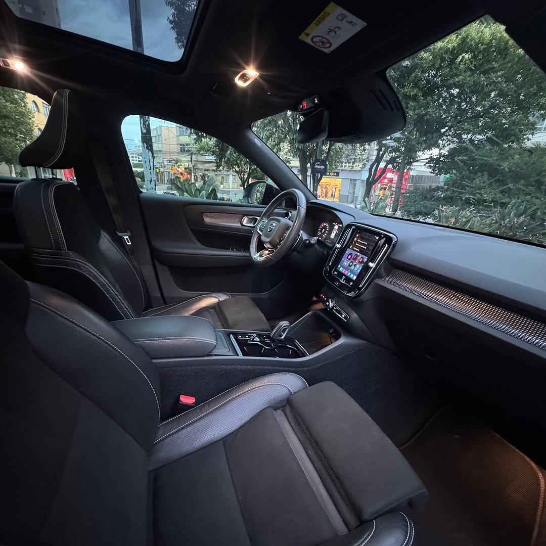 VOLVO XC40 T5 R-DESIGN - Imagem 9