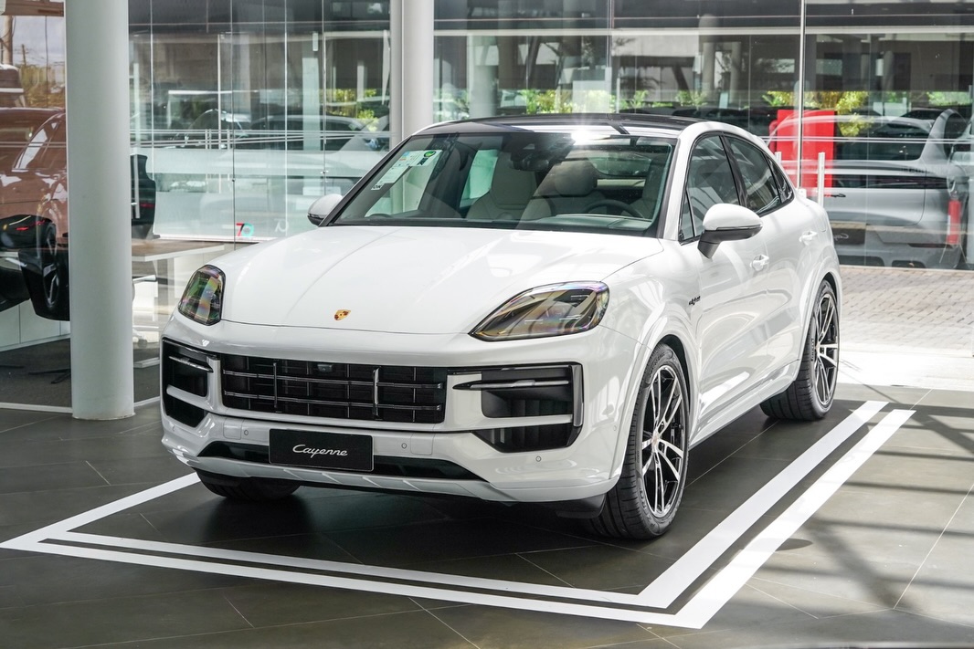 PORSCHE CAYENNE E-HYBRID COUPÉ - Imagem 1