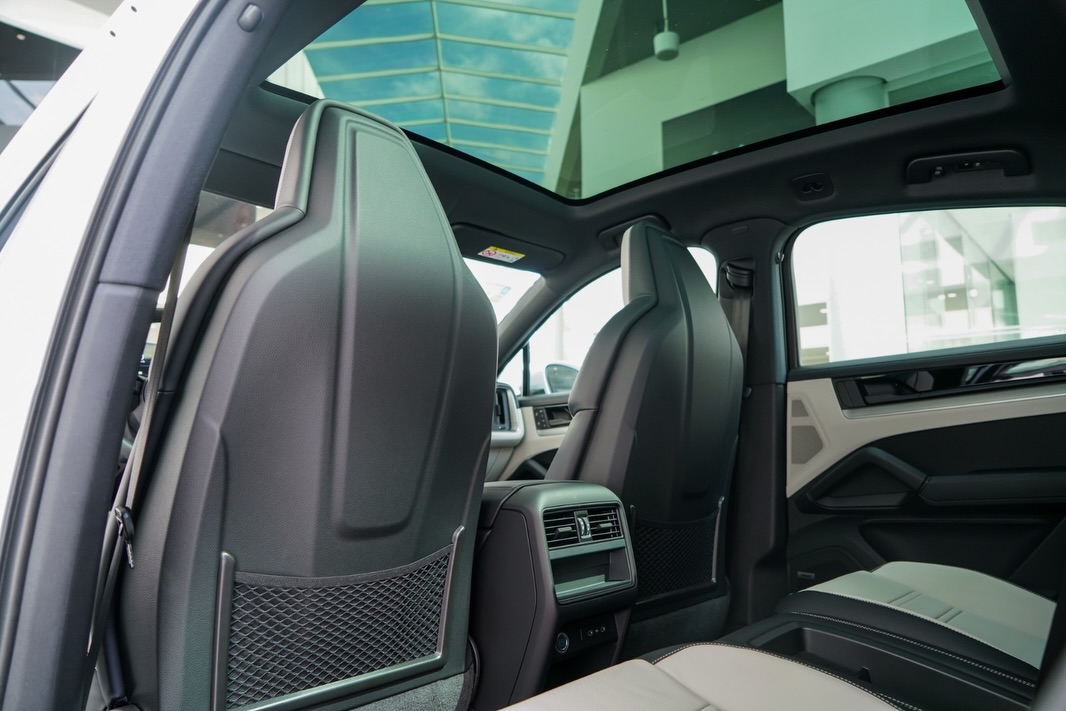 PORSCHE CAYENNE E-HYBRID COUPÉ - Imagem 12