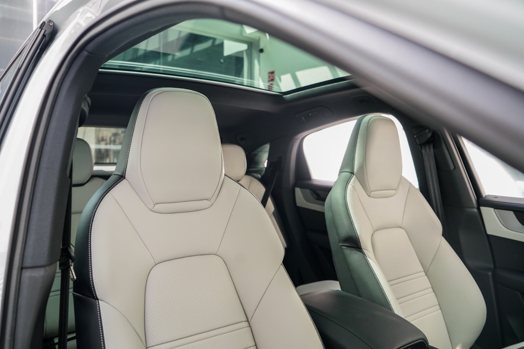PORSCHE CAYENNE E-HYBRID COUPÉ - Imagem 13