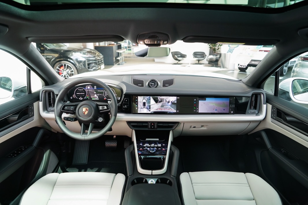 PORSCHE CAYENNE E-HYBRID COUPÉ - Imagem 4