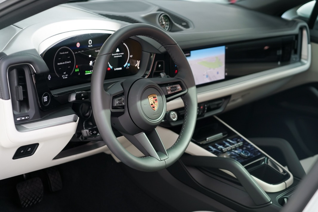 PORSCHE CAYENNE E-HYBRID COUPÉ - Imagem 5
