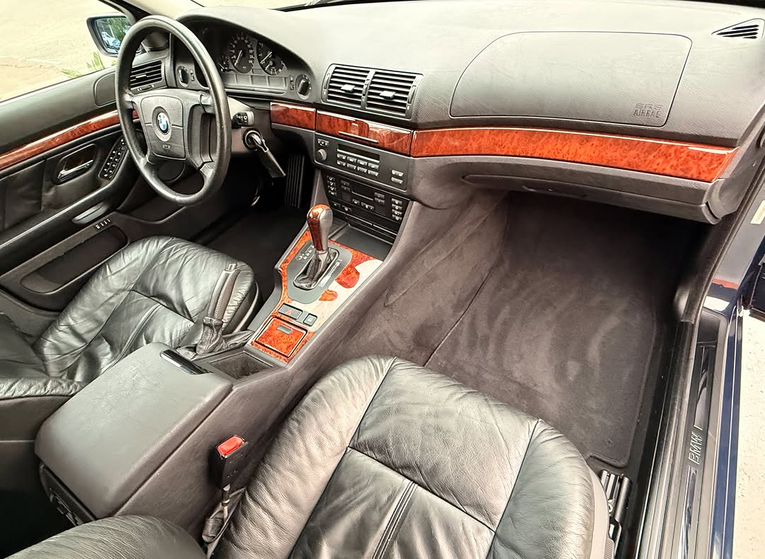 BMW 528I - Imagem 12