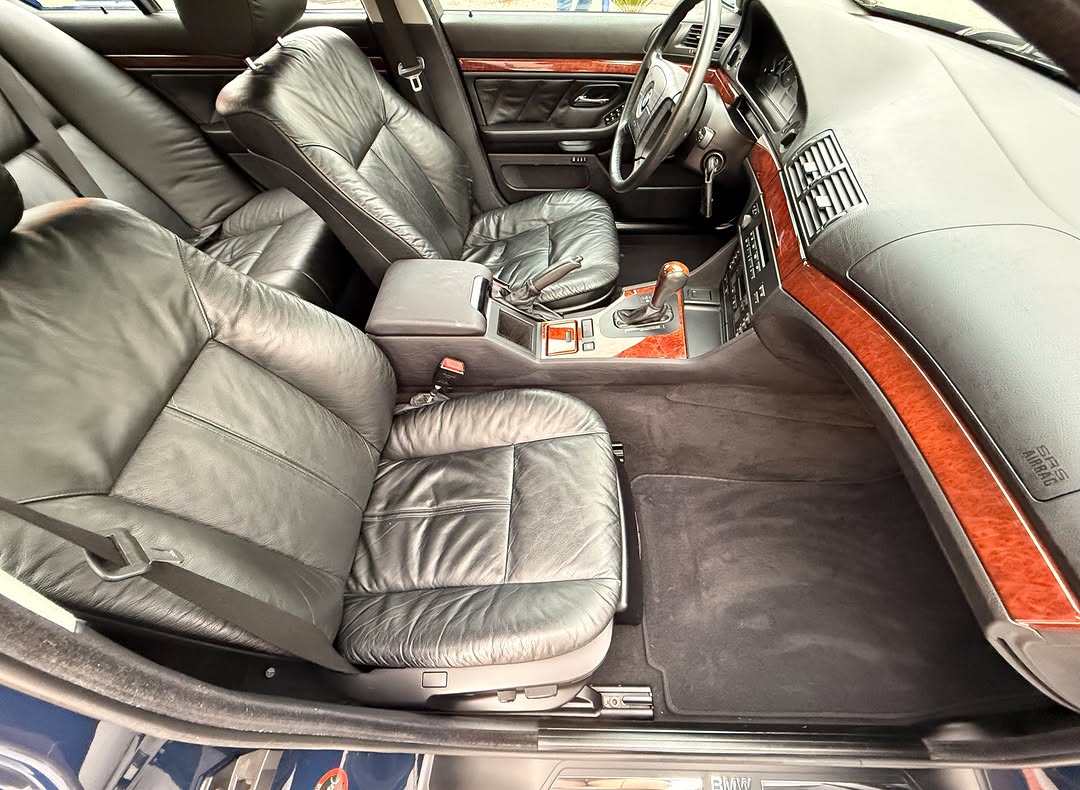 BMW 528I - Imagem 13