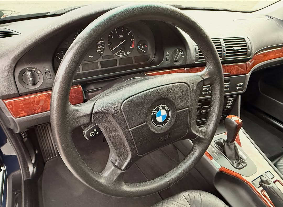 BMW 528I - Imagem 14