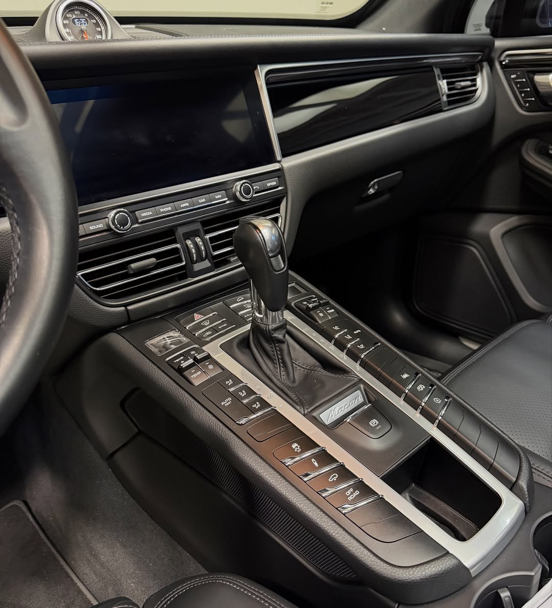 PORSCHE MACAN S - Imagem 13