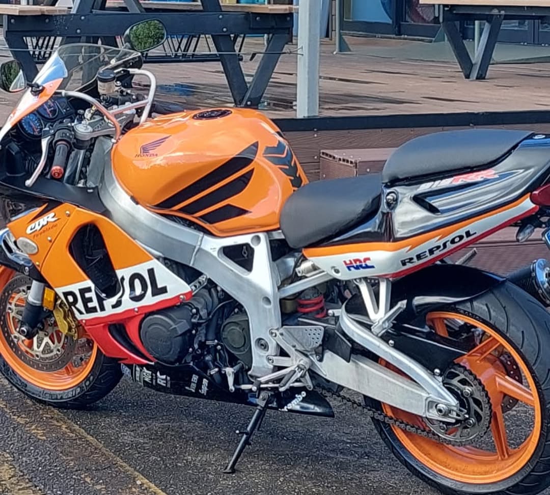 HONDA CBR 900 RR - Imagem 6