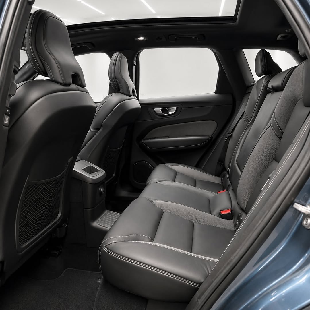 VOLVO XC60 T8 ULTIMATE DARK PHEV AWD - Imagem 9