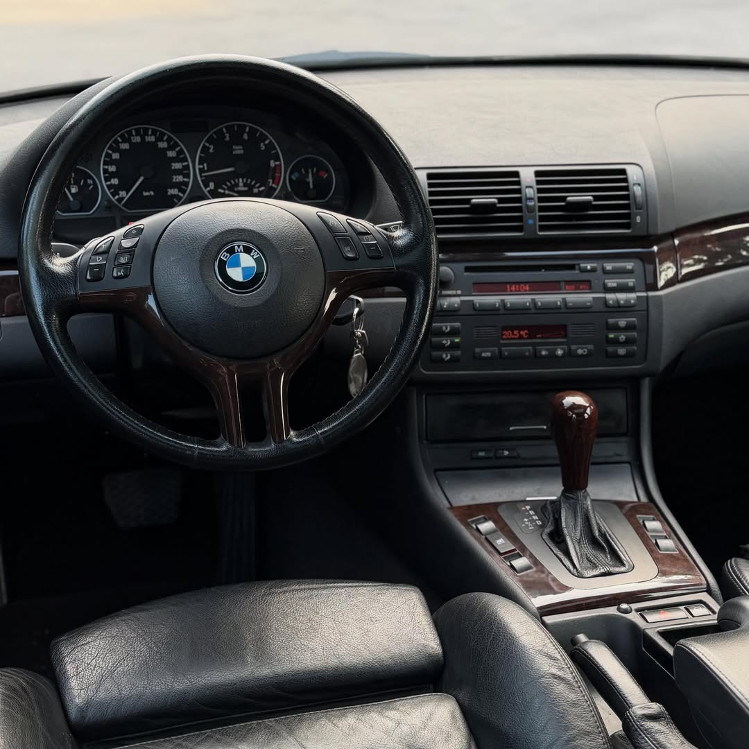 BMW 330I - Imagem 6
