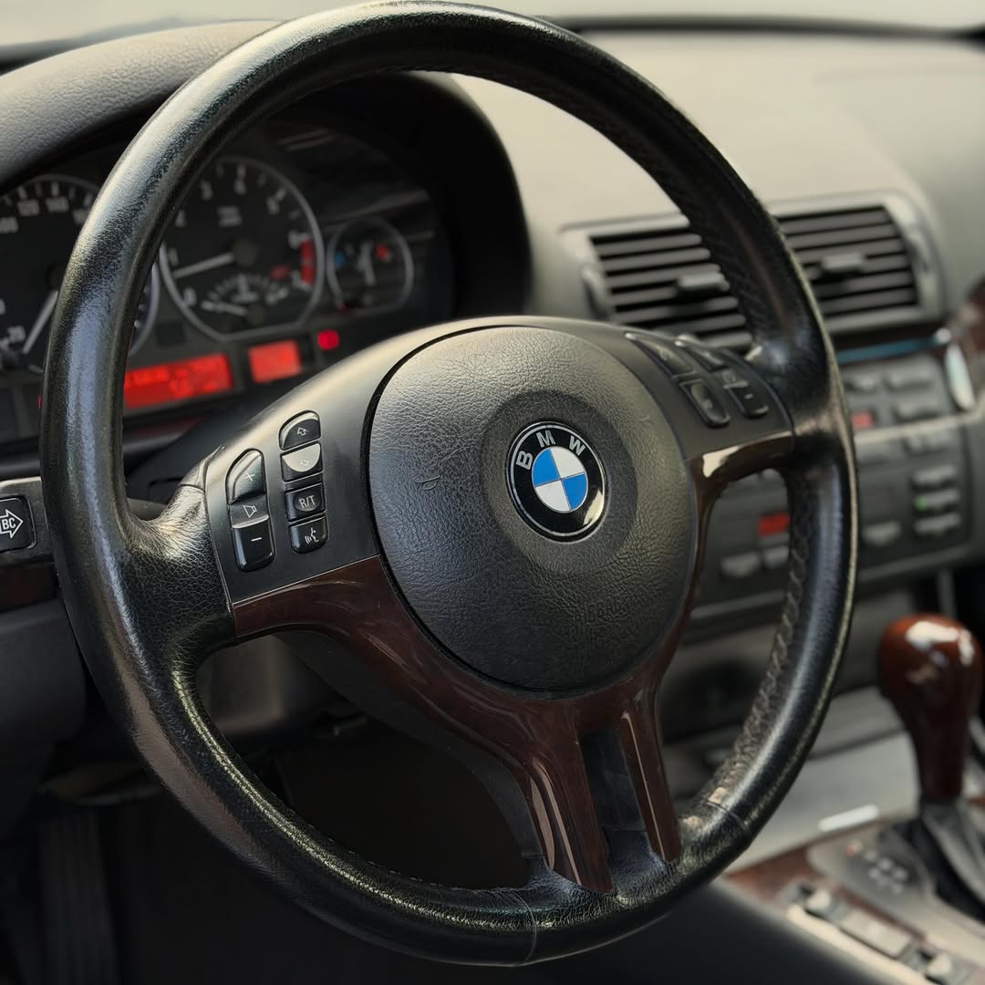 BMW 330I - Imagem 7