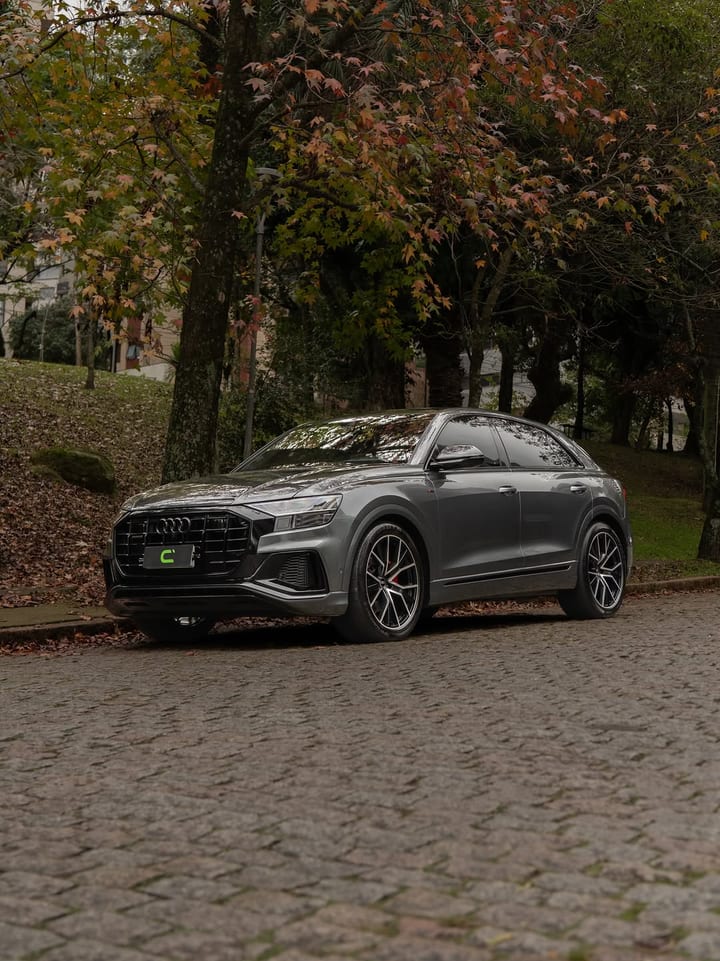 AUDI Q8 PERFORMANCE BLACK