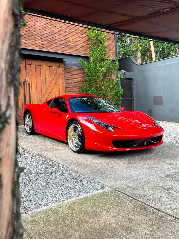 FERRARI 458