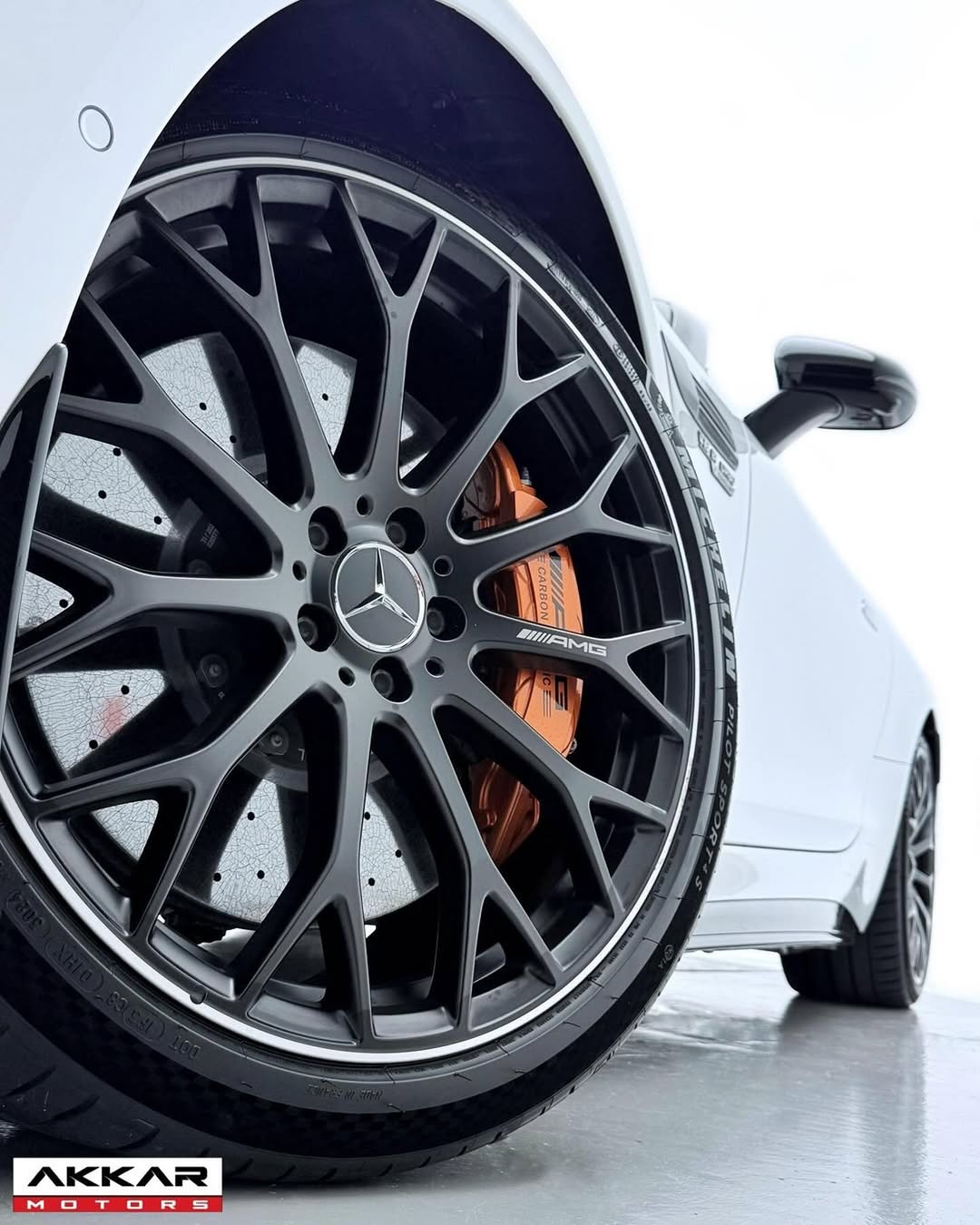MERCEDES-BENZ SL 63 E PERFORMANCE - Imagem 5