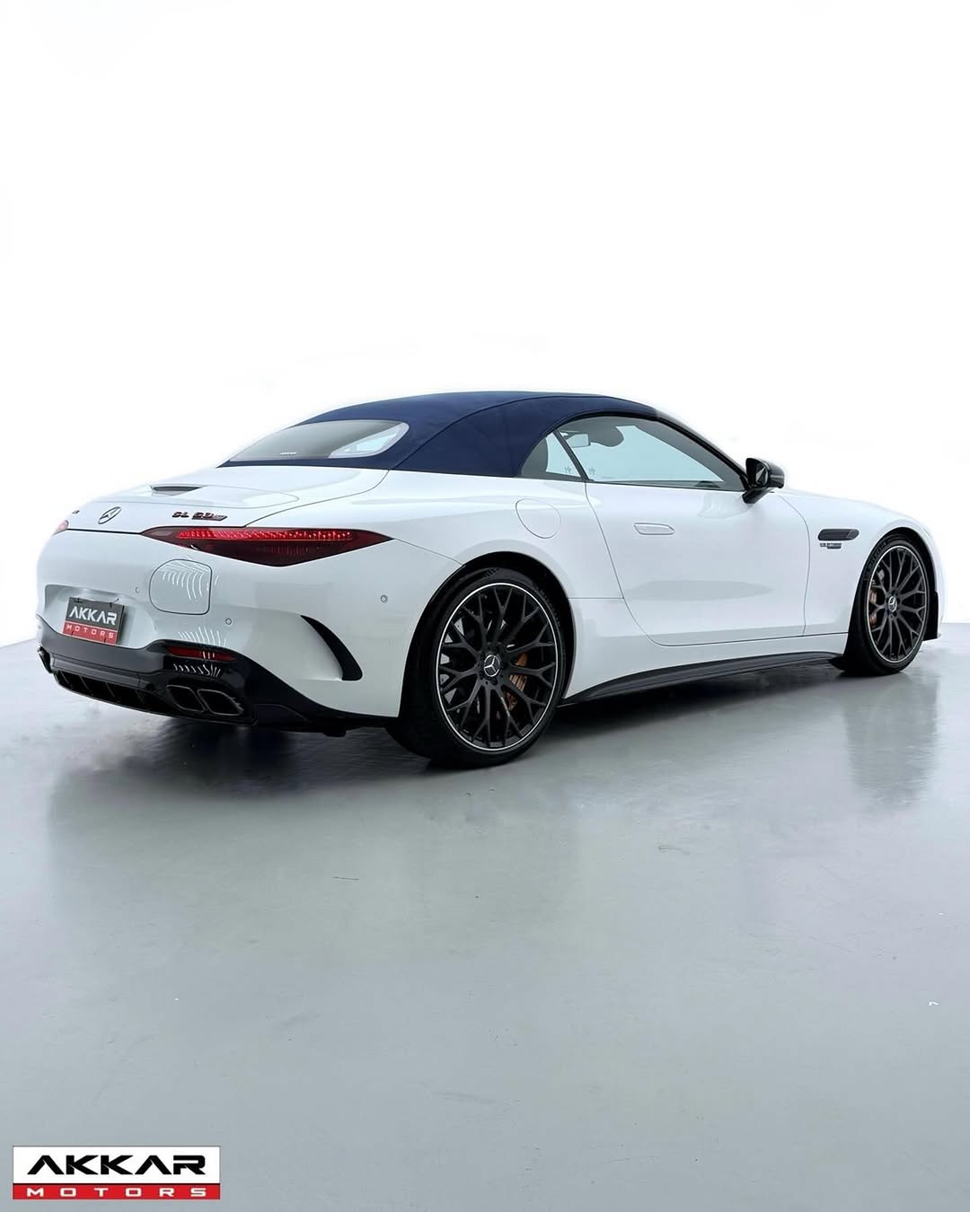 MERCEDES-BENZ SL 63 E PERFORMANCE - Imagem 8