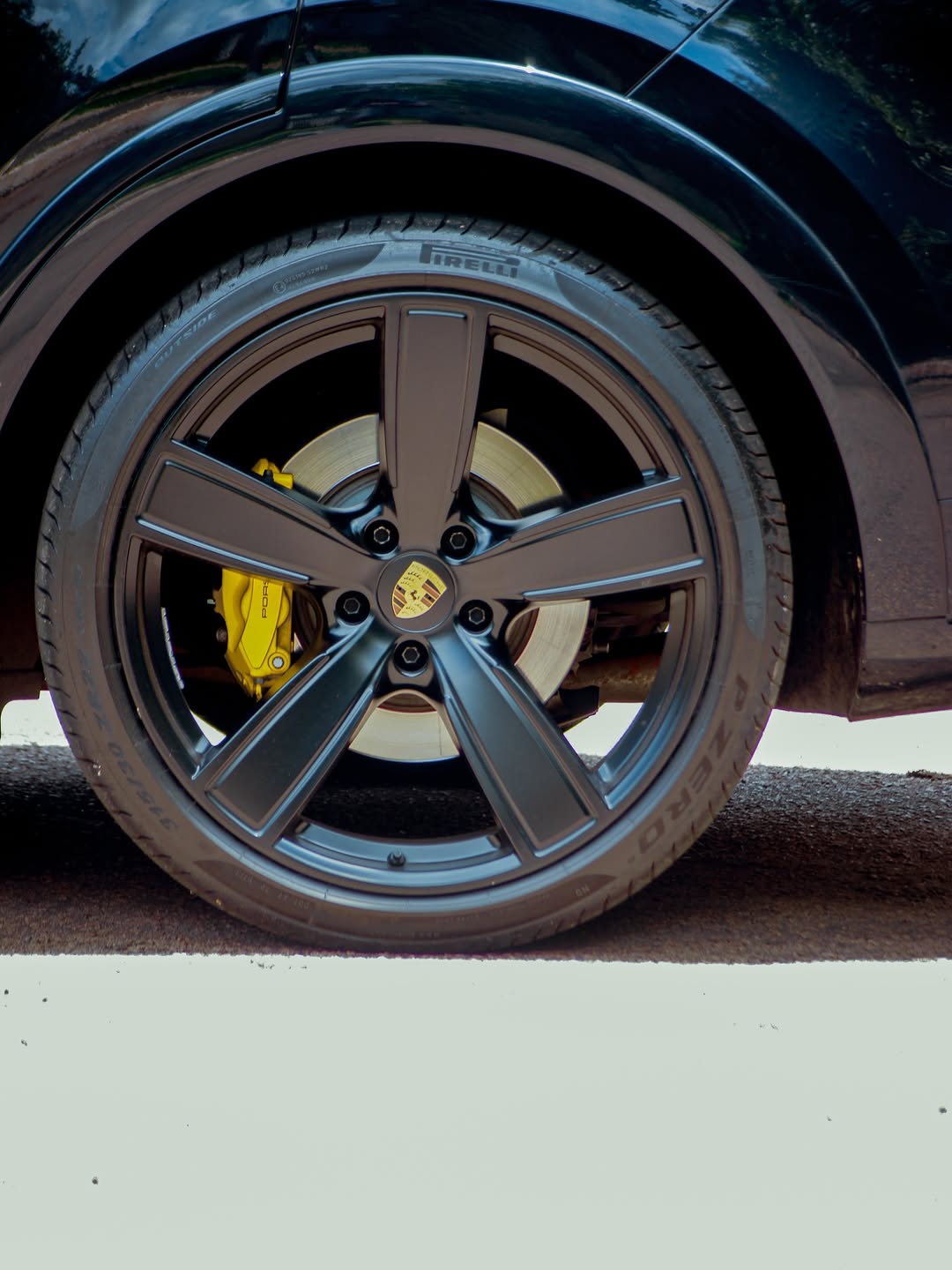PORSCHE CAYENNE PLATINUM EDITION E-HYBRID - Imagem 9